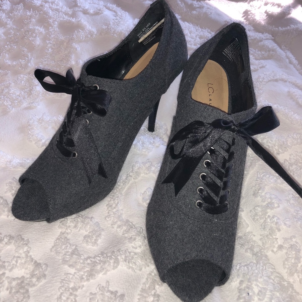 Peep toe heels